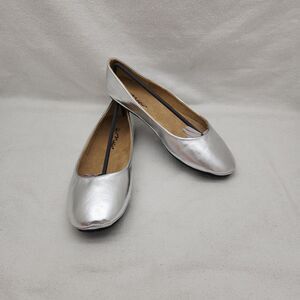 Shoe Magic Collection Candy Style Women's Ballet Flat Silver NEW In Box Dressy